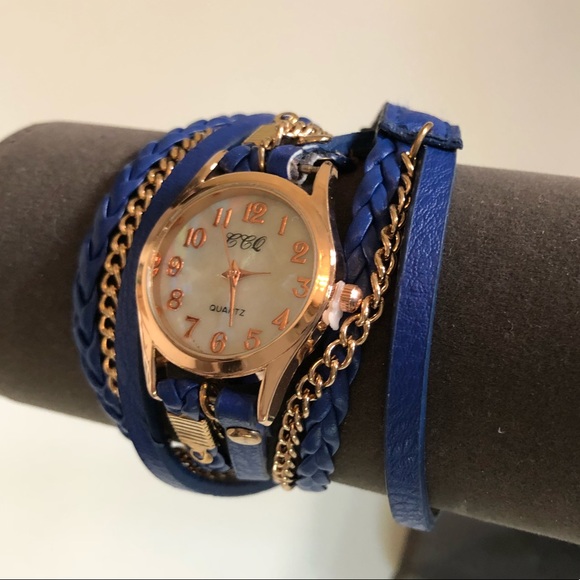 WATCHES! Free pair of earring with any watch order - Picture 1 of 2